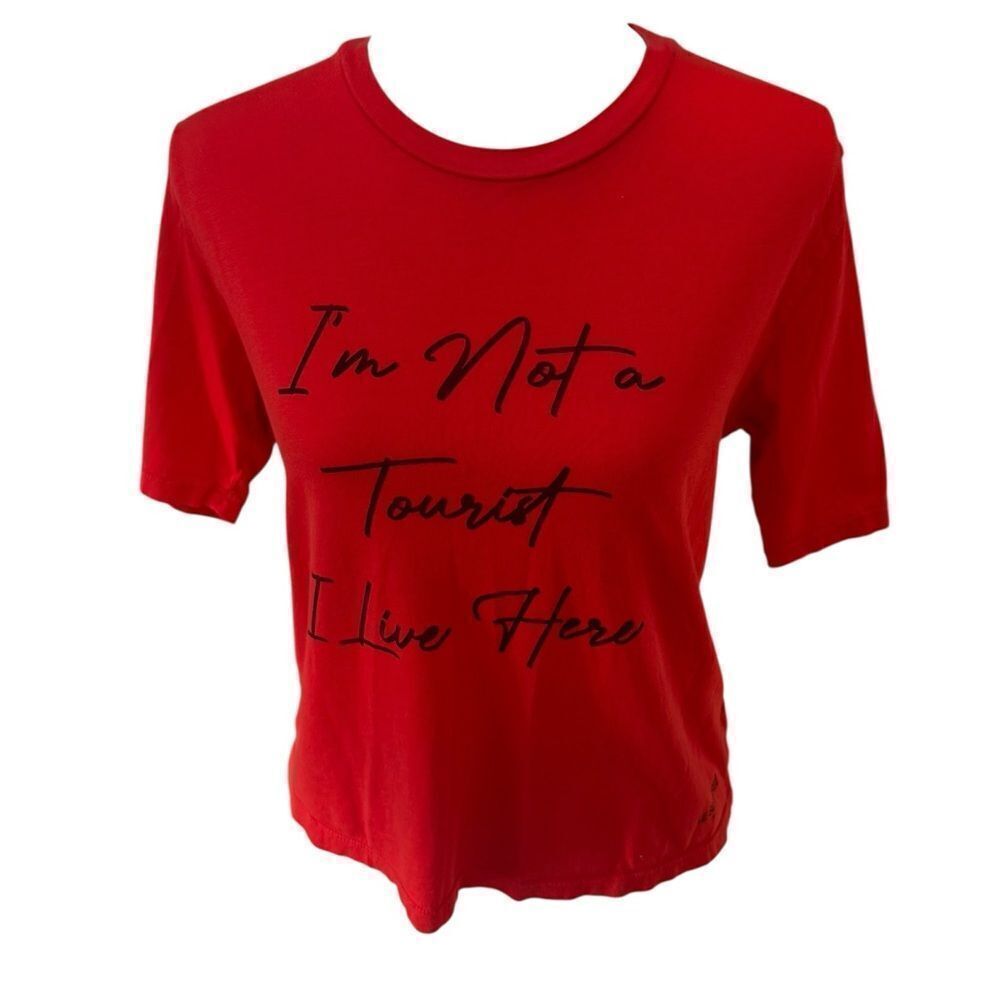 LE SUPERBE Persimmon Tourist Tee I’m not a tourist I live here XS